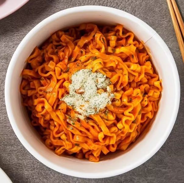 Buldak Artificial Spicy Chicken Flavor Ramen Rose Flavor (6 Big Bowls)  